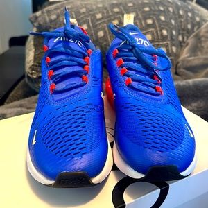 NIKE AirMax 270
